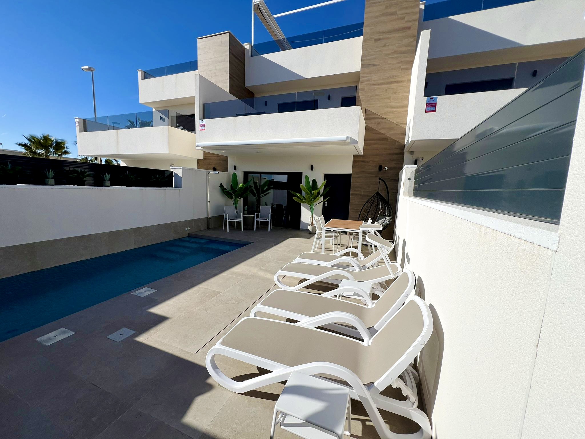 d7b96c9f-2566-4e35-8f76-88f825fb5ae7