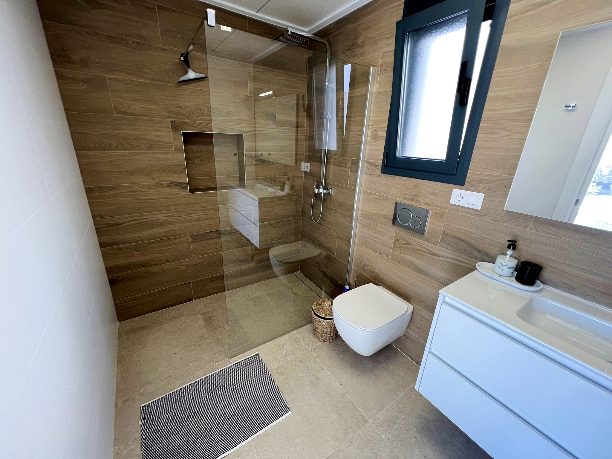 df9c338c-1511-4266-8bcf-f60b9ad7a45f