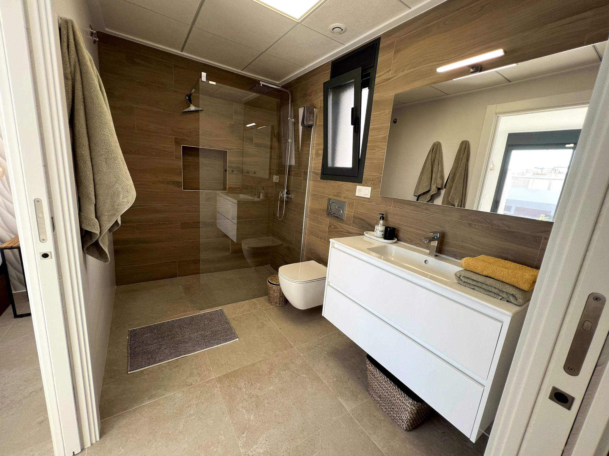 f33b0ed0-6c13-425c-8749-6debe7acb9d3